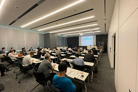 ③オークション(Room A)